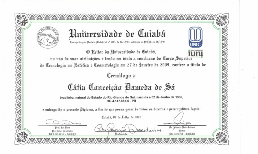Certificado de Graduação em Estética de Catia Dameda